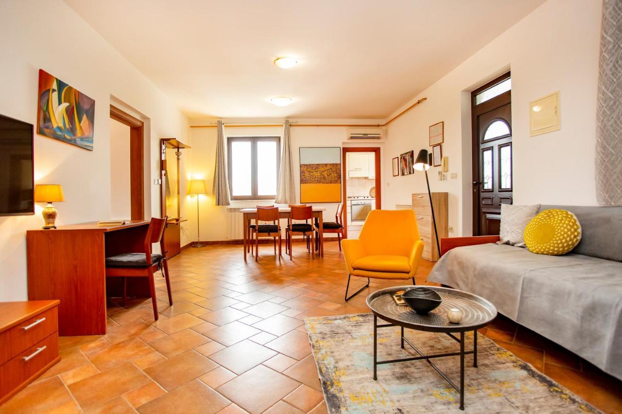 Apartments Maller Rovinj Bagian luar foto