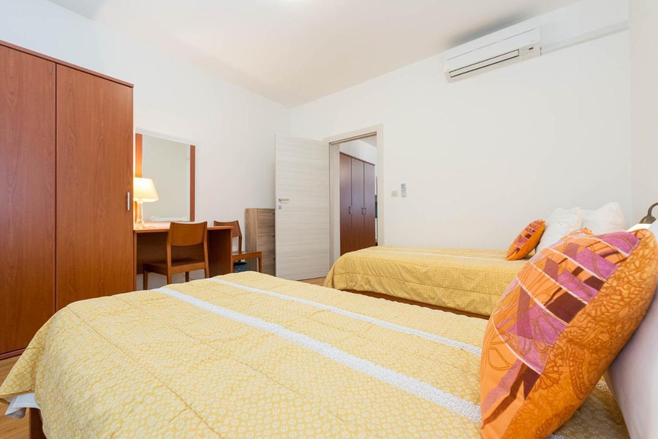 Apartments Maller Rovinj Bagian luar foto